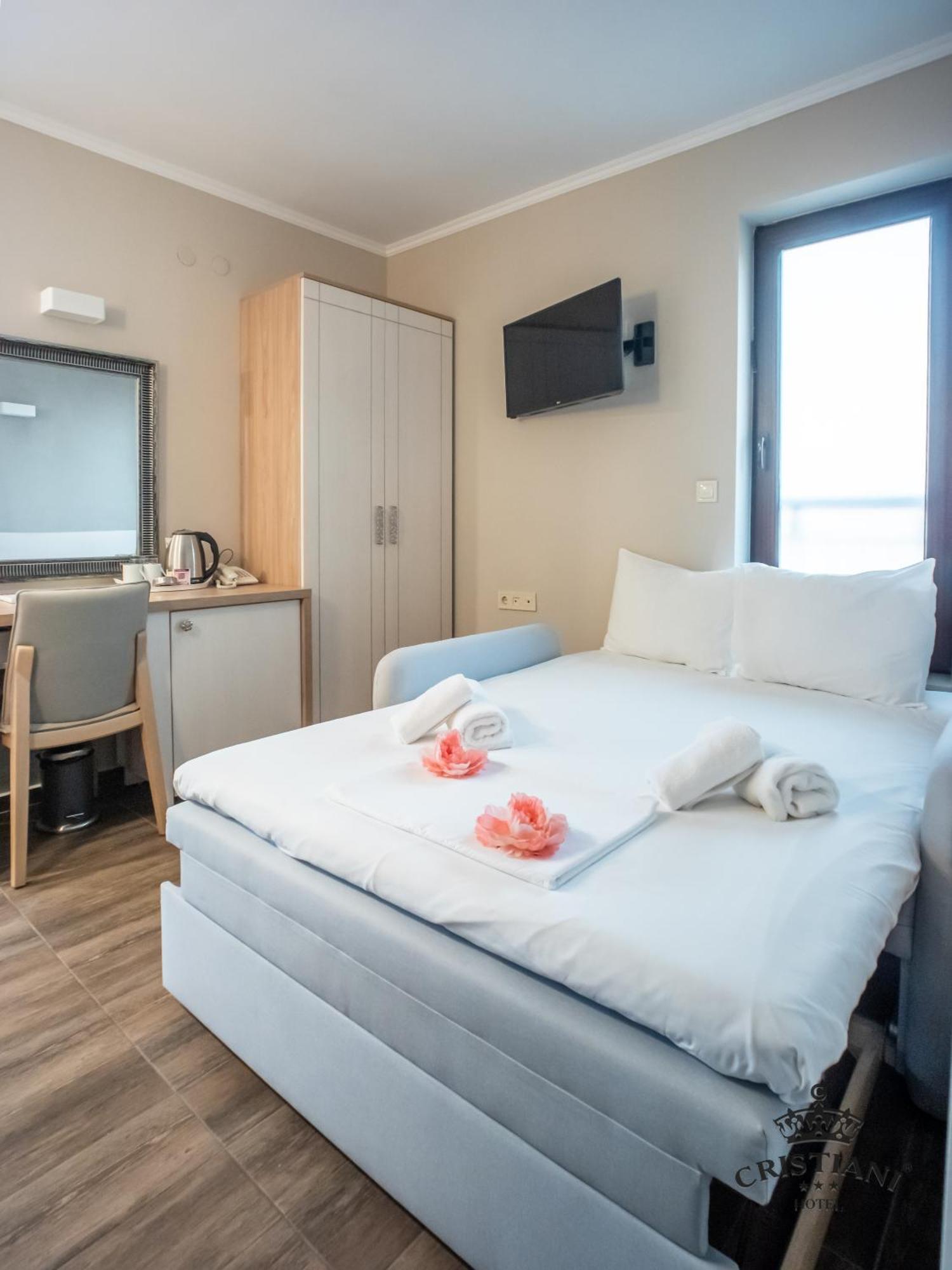 Cristiani Hotel Szozopol Szoba fotó